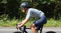 maintain correct cycling posture