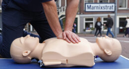 Reanimatie Op Marnixstraat In Amsterdam - AD.nl